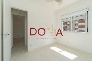 Apartamento com 60m², 2 dormitórios, vaga dupla, Bairro Menino Deus, Porto Alegre.