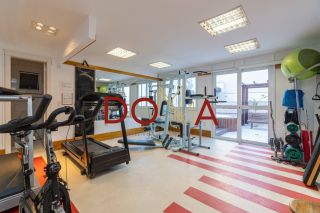 Apartamento com 60m², 2 dormitórios, vaga dupla, Bairro Menino Deus, Porto Alegre.