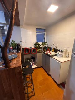 Vende Apartamento JK com 28m², Centro, Porto Alegre.