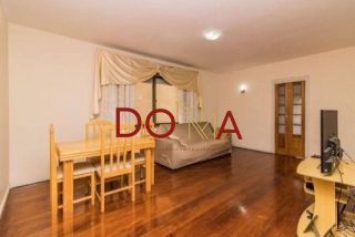 Vende Apartamento com 88m², 2 dormitórios, 1 vaga, Bairro Medianeira, Porto Alegre.