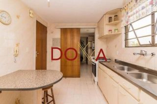 Vende Apartamento com 88m², 2 dormitórios, 1 vaga, Bairro Medianeira, Porto Alegre.