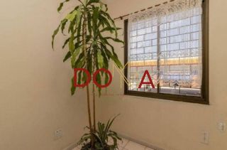 Vende Apartamento com 88m², 2 dormitórios, 1 vaga, Bairro Medianeira, Porto Alegre.