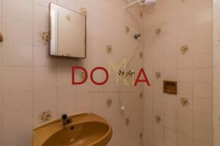 Vende Apartamento com 88m², 2 dormitórios, 1 vaga, Bairro Medianeira, Porto Alegre.
