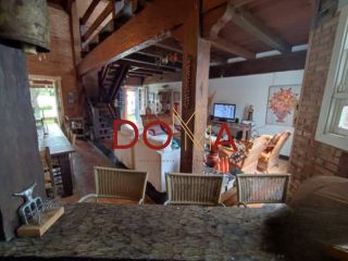 Vende Casa com 4 dormitórios, 2 suítes, 3 vagas, Imbé/RS