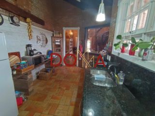 Vende Casa com 4 dormitórios, 2 suítes, 3 vagas, Imbé/RS