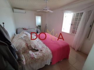 Vende Casa com 4 dormitórios, 2 suítes, 3 vagas, Imbé/RS