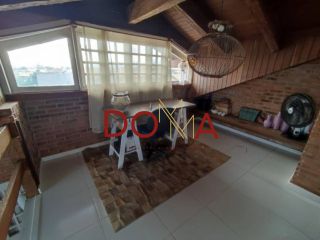 Vende Casa com 4 dormitórios, 2 suítes, 3 vagas, Imbé/RS