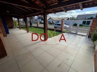 Vende Casa com 4 dormitórios, 2 suítes, 3 vagas, Imbé/RS