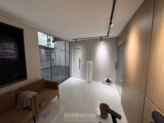 Ponto comercial-Parque Dez, ideal p/ clinicas, escritórios, empresas de pequeno porte.