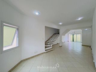 Casa de Alto Padrão no Condomínio Portugal. More na melhor localização do Parque das Laranjeiras, a poucos Minutos da Nilton Lins.