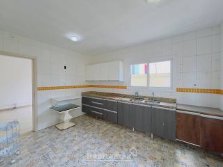 Casa de Alto Padrão no Condomínio Portugal. More na melhor localização do Parque das Laranjeiras, a poucos Minutos da Nilton Lins.
