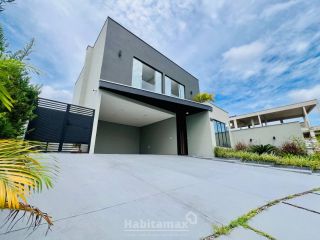 Viva com Estilo e Conforto na Ponta Negra – Casa Moderna com energia solar no Morada dos Pássaros.