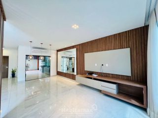 Viva com Estilo e Conforto na Ponta Negra – Casa Moderna com energia solar no Morada dos Pássaros.