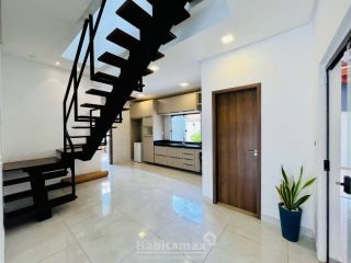 Viva com Estilo e Conforto na Ponta Negra – Casa Moderna com energia solar no Morada dos Pássaros.