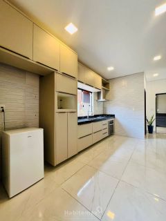Viva com Estilo e Conforto na Ponta Negra – Casa Moderna com energia solar no Morada dos Pássaros.