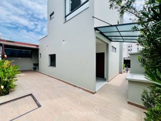 Viva com Estilo e Conforto na Ponta Negra – Casa Moderna com energia solar no Morada dos Pássaros.