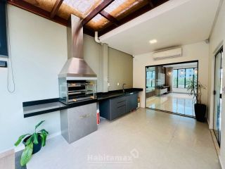 Viva com Estilo e Conforto na Ponta Negra – Casa Moderna com energia solar no Morada dos Pássaros.