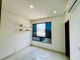 Viva com Estilo e Conforto na Ponta Negra – Casa Moderna com energia solar no Morada dos Pássaros.