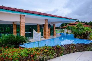 Construa a casa dos seus sonhos nesse lote de esquina no Condomínio Residencial Praia dos Passarinhos.