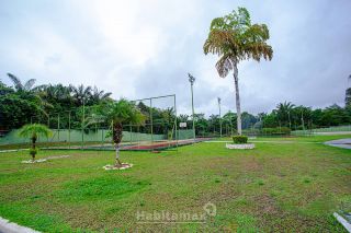 Construa a casa dos seus sonhos nesse lote de esquina no Condomínio Residencial Praia dos Passarinhos.