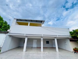 Oportunidade Única! Casa Comercial com 12 Salas no Parque 10 – Aceita Propostas!