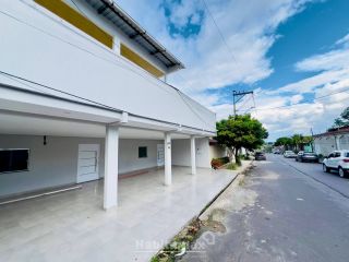 Oportunidade Única! Casa Comercial com 12 Salas no Parque 10 – Aceita Propostas!