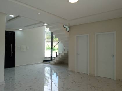 CASA DUPLEX ESPETACULAR COM 4 SUÍTES  NO CONDOMINIO RESERVA PARQUE - PONTA NEGRA. FINANCIA!