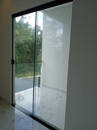 CASA DUPLEX ESPETACULAR COM 4 SUÍTES  NO CONDOMINIO RESERVA PARQUE - PONTA NEGRA. FINANCIA!
