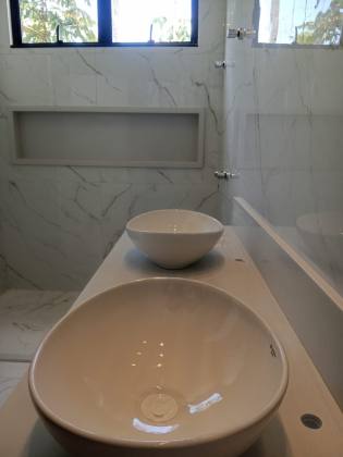 CASA DUPLEX ESPETACULAR  4 SUITES A VENDA - CONDOMINIO ALPHAVILLE 4 - PONTA NEGRA