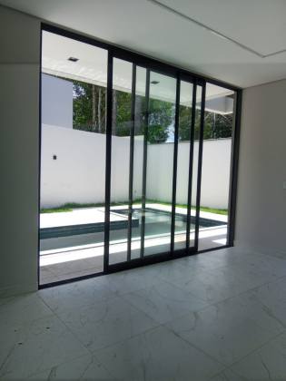 CASA DUPLEX ESPETACULAR  4 SUITES A VENDA - CONDOMINIO ALPHAVILLE 4 - PONTA NEGRA