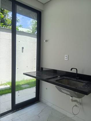 CASA DUPLEX ESPETACULAR  4 SUITES A VENDA - CONDOMINIO ALPHAVILLE 4 - PONTA NEGRA