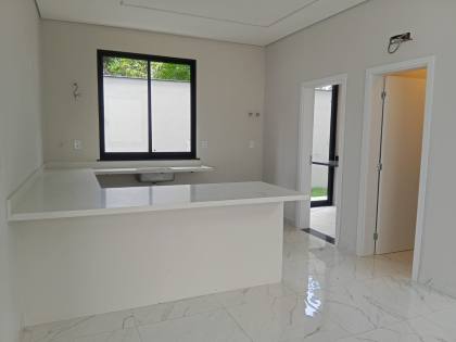 CASA DUPLEX ESPETACULAR  4 SUITES A VENDA - CONDOMINIO ALPHAVILLE 4 - PONTA NEGRA