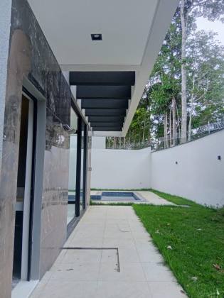 CASA DUPLEX ESPETACULAR  4 SUITES A VENDA - CONDOMINIO ALPHAVILLE 4 - PONTA NEGRA