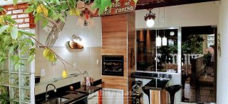 Linda casa com 3 quartos sendo 1 suíte, armários projetados, excelente localização. Aceita financiamento!TO AGOSTINHO