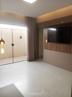 Essa casa alto padrão com 3 suítes vai te surpreender nos mínimos detalhes, semi-mobiliada, financia!