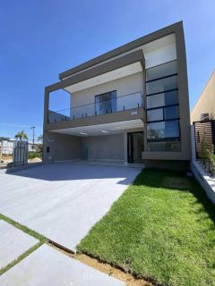 Linda casa Duplex no Residencial Morada dos Pássaros com 4 suítes confortáveis. Sua família merece o melhor. Aceita financiamento!