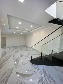 Linda casa Duplex no Residencial Morada dos Pássaros com 4 suítes confortáveis. Sua família merece o melhor. Aceita financiamento!