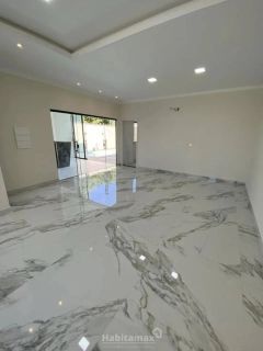 Linda casa Duplex no Residencial Morada dos Pássaros com 4 suítes confortáveis. Sua família merece o melhor. Aceita financiamento!