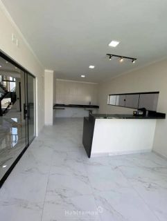 Linda casa Duplex no Residencial Morada dos Pássaros com 4 suítes confortáveis. Sua família merece o melhor. Aceita financiamento!