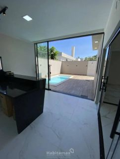 Linda casa Duplex no Residencial Morada dos Pássaros com 4 suítes confortáveis. Sua família merece o melhor. Aceita financiamento!
