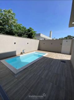 Linda casa Duplex no Residencial Morada dos Pássaros com 4 suítes confortáveis. Sua família merece o melhor. Aceita financiamento!
