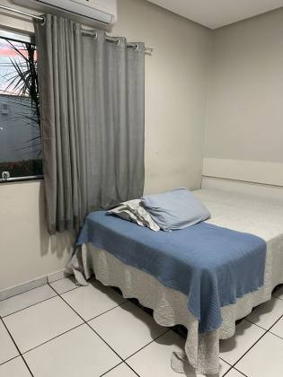 Essa casa é pra você que está buscando uma casa linda com 5 quartos no CAMPOS ELISEOS -PLANALTO. Financia!
