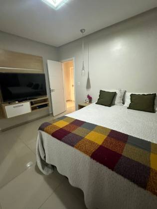 Essa casa é pra você que está buscando uma casa linda com 5 quartos no CAMPOS ELISEOS -PLANALTO. Financia!