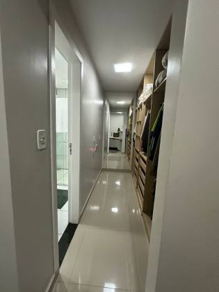 Essa casa é pra você que está buscando uma casa linda com 5 quartos no CAMPOS ELISEOS -PLANALTO. Financia!