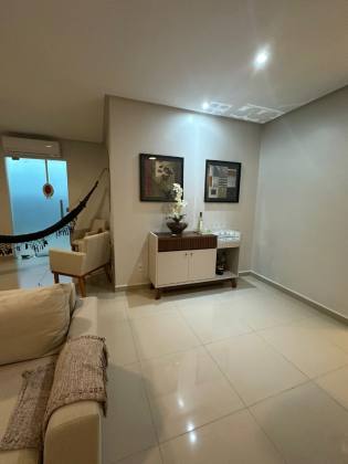 Essa casa é pra você que está buscando uma casa linda com 5 quartos no CAMPOS ELISEOS -PLANALTO. Financia!