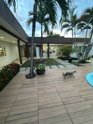 Essa casa é pra você que está buscando uma casa linda com 5 quartos no CAMPOS ELISEOS -PLANALTO. Financia!
