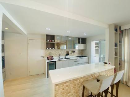 Apartamento Alto Padrão, 100% mobiliado para você que busca conforto e sofisticação no Condomínio Reserva Inglesa- com vista pro rio- London. Conheça!