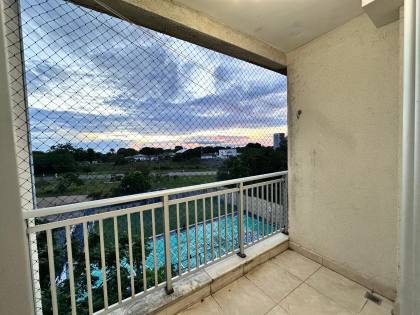 Apartamento com 3 quartos sendo 1 suíte no WEEKEND CLUB | Ponta Negra, armários e climatizado. Conheça agora!