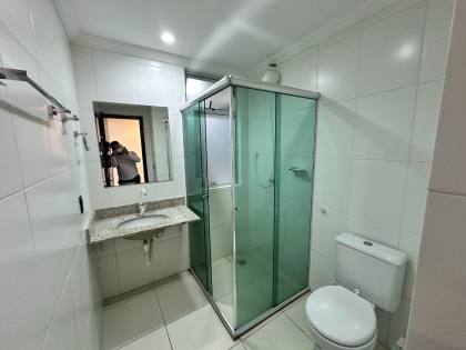 Apartamento com 3 quartos sendo 1 suíte no WEEKEND CLUB | Ponta Negra, armários e climatizado. Conheça agora!