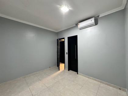 Apartamento com 3 quartos sendo 1 suíte no WEEKEND CLUB | Ponta Negra, armários e climatizado. Conheça agora!